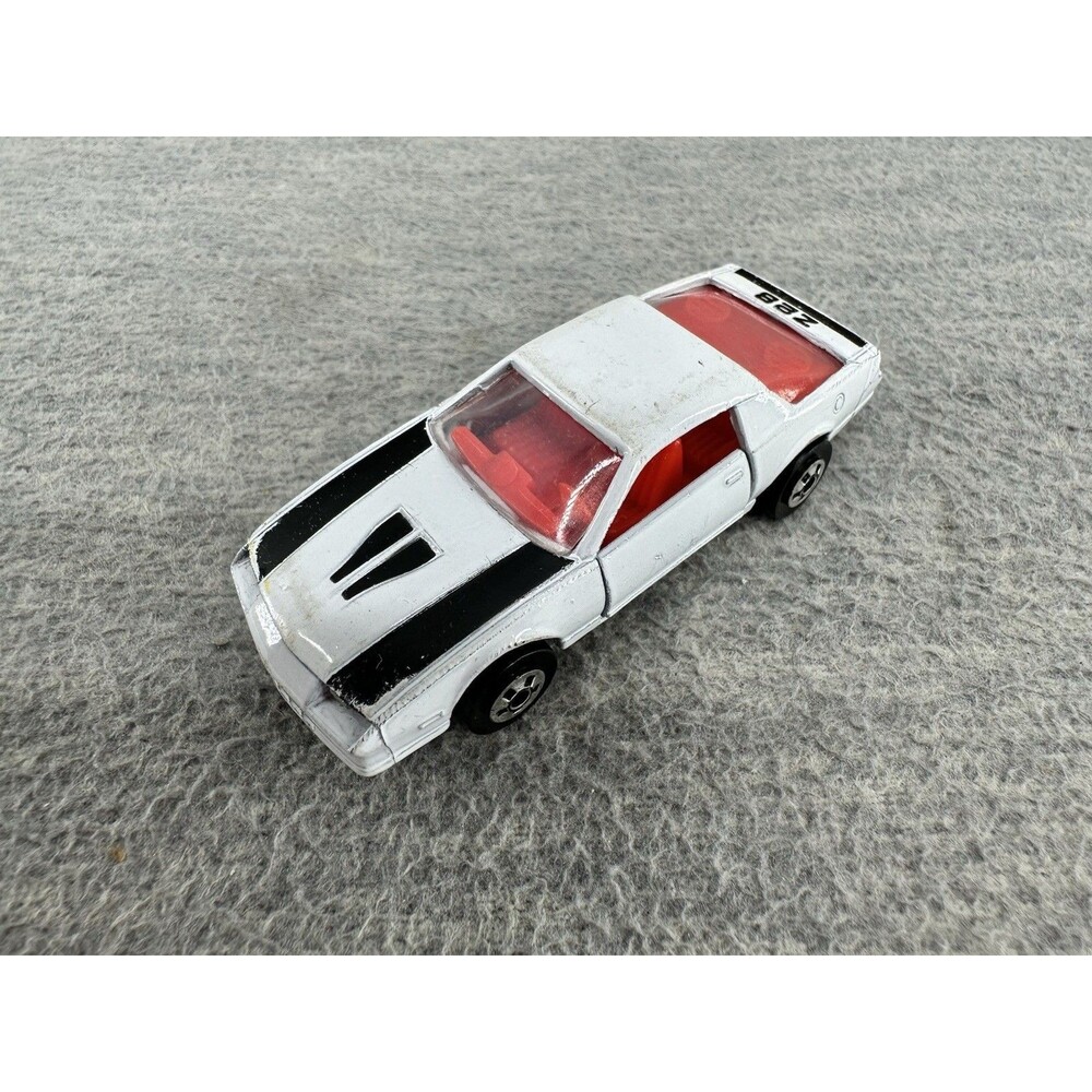 ROAD CHAMPS Classic Sports Die Cast Camaro White Car  T5
